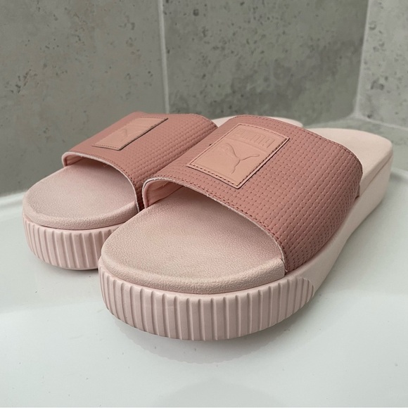 Puma Women’s Slides Size 9.5 - Picture 8 of 16
